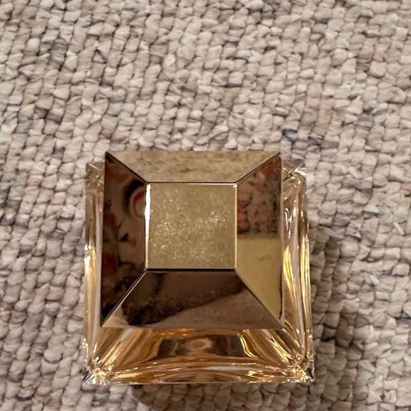 Tory Burch 3/4 filled Love Relentlessly Gold Bottle hard to find - Picture 4 of 5